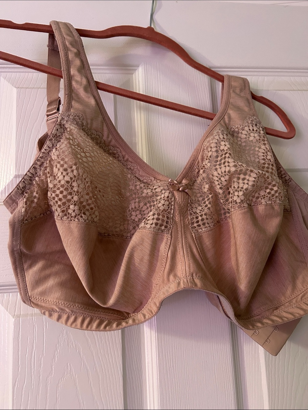 Glamorise Lace-Accent Bra in Taupe
